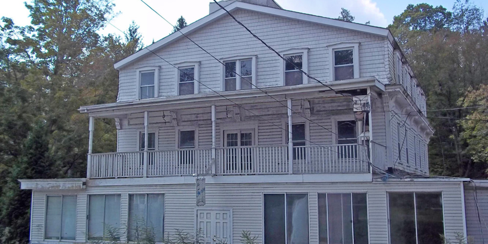 5674 NY-52, Kenoza Lake, New York 12750, ,Hospitality,For Sale,NY-52,3,1006